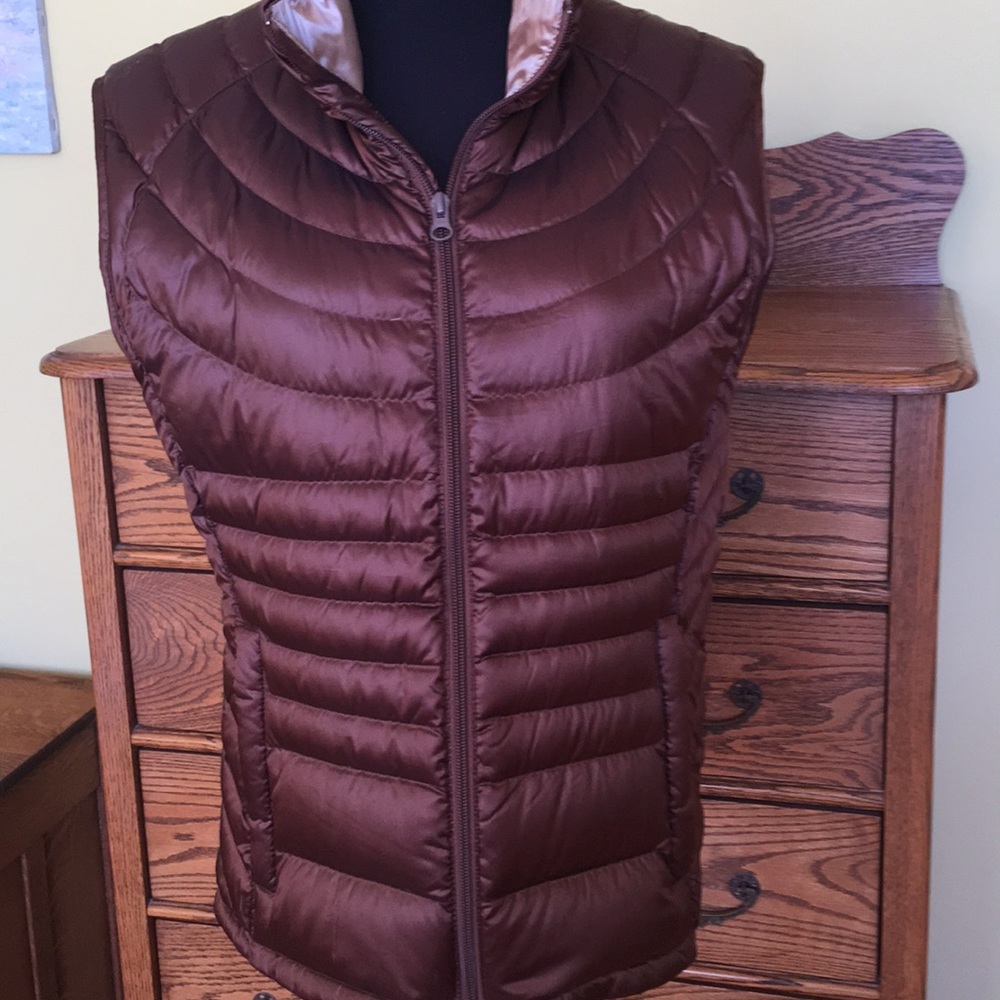 NWT Bernardo down vest